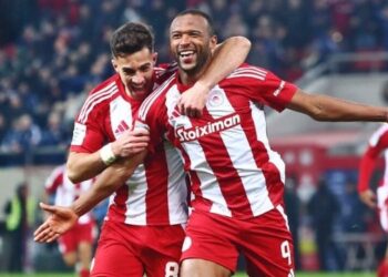 Ayoub El Kaabi brille avec un triplé en super league Grecque