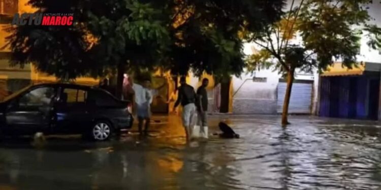 Les pluies coupent des routes à Ouarzazate et perturbent la circulation à Agadir