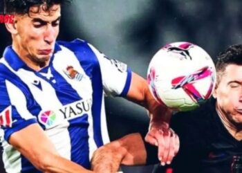 L'international marocain Nayef Agred a participé avec son équipe, la Real Sociedad, contre Barcelone et a présenté une magnifique performance.