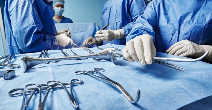 Procès à Casablanca : des médecins et une clinique accusés de négligence après le décès d’une patiente