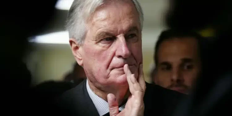 La France au bord du précipice : Barnier sur le départ, une crise politique sans précédent