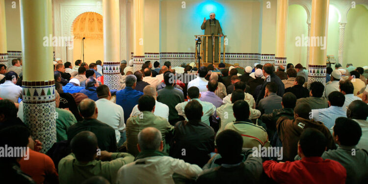Quand les mosquées appellent à payer ses impôts