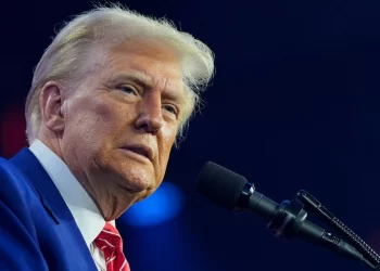 Tensions autour des visas H1-B : la coalition Trump face à ses premières dissensions