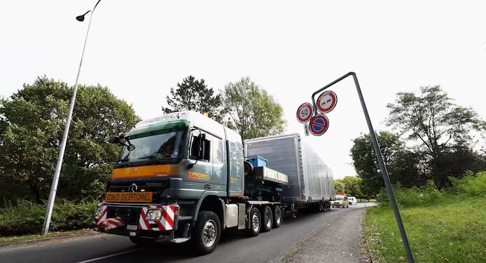 Un transport sous haute tension : Un camion d’antimatière s’apprête à traverser l’Europe