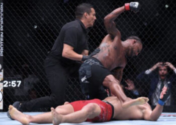 Vidéo. KO expéditif : Ottman Azaitar chute face à Michael Johnson