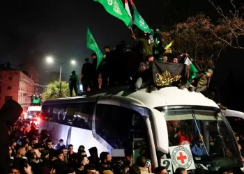 Israël et le Hamas : 90 prisonniers palestiniens libérés contre trois otages israéliens