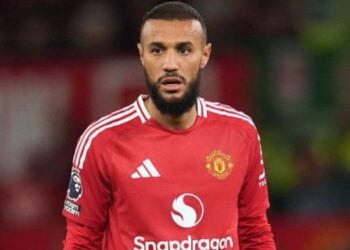 Mazraoui: Retour imminent à Manchester United