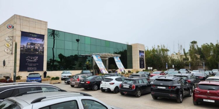 Parking du Megamall de Rabat : gratuit ou source de revenus informels ?