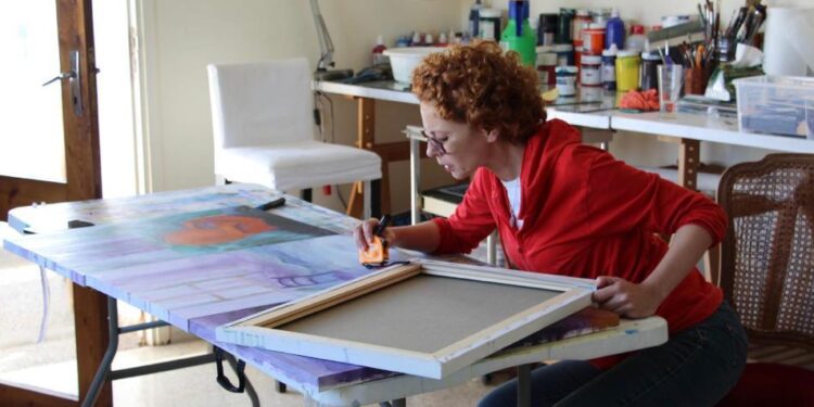 « Traversées » : Monia Touiss fête 30 ans de création à Casablanca