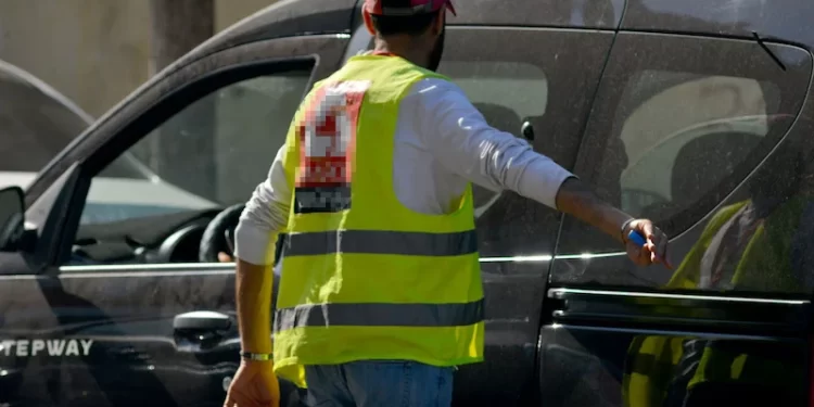 Le phénomène des gardiens aux gilets jaunes désormais combattu