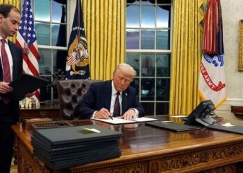 Premier jour de mandat : Trump impose sa marque par décrets