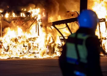 Un leader d’extrême droite brûle un Coran au Danemark