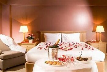 Saint-Valentin : des hôtels invitent à la débauche