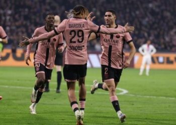 Hakimi mène le PSG à une victoire palpitante contre Lyon en Ligue 1