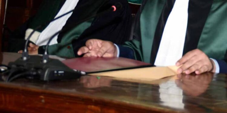 Un juge révoqué pour corruption après avoir été pris en flagrant délit