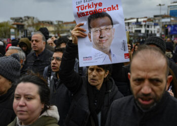 Istanbul en ébullition : le maire Imamoglu arrêté, la rue gronde contre Erdogan