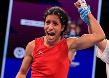 Widad Bertal sacrée championne du monde de boxe : un triomphe pour le Maroc