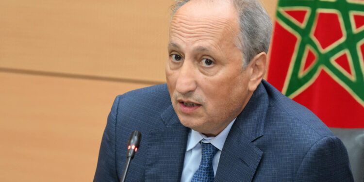 Le ministre de l’éducation vire 16 directeurs d’un trait