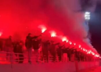 Difaâ Hassani El Jadidi sanctionné de 25.000 dirhams pour usage de fumigènes par ses supporters