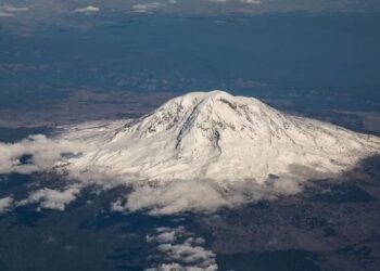 États-Unis : État d’alerte face à l’éruption imminente d’un volcan dévastateur