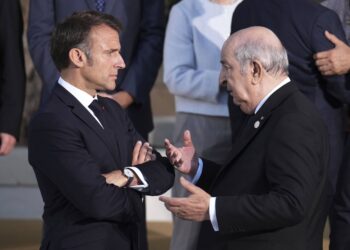 France-Algérie : un bras de fer diplomatique sur fond d’expulsions et de sanctions