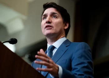 Trudeau accuse Trump de vouloir affaiblir l’économie canadienne avant d’évoquer une annexion