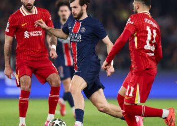 Liverpool surprend le PSG avec un but tardif et prend l’avantage avant le retour à Anfield