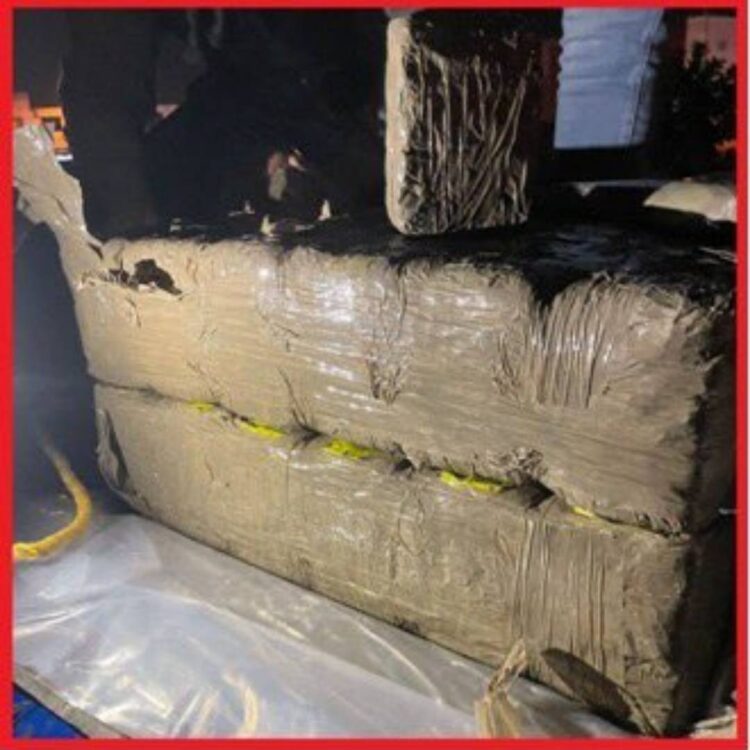 Témara : Saisie de 4 tonnes de chira et arrestation de cinq individus dans une opération antidrogue