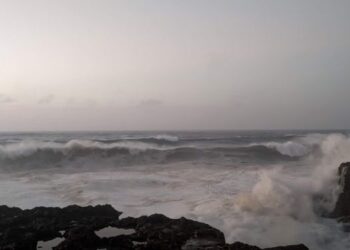 Fortes vagues attendues dans le détroit et sur les côtes atlantiques: entre 4 et 6,5 mètres