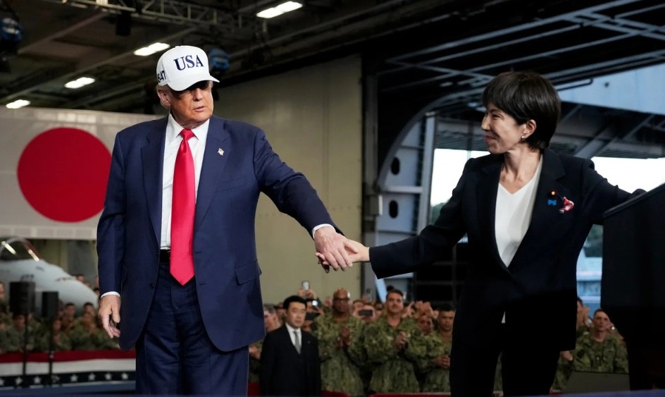Trump danse devant les soldats américains au Japon : « Nous sommes les plus forts »