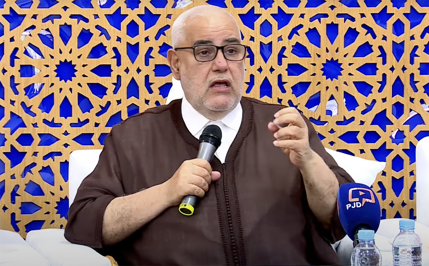 FAUT-IL COUPER LE MICRO AU LEADER DU PJD, BENKIRANE ?