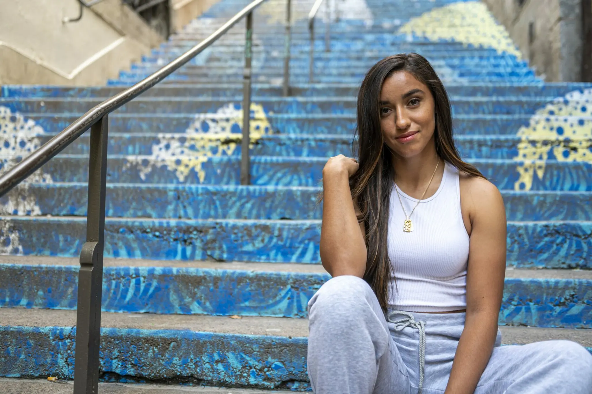 La Marocaine Sakina Karchaoui sur le podium : quand le charisme déborde des terrains