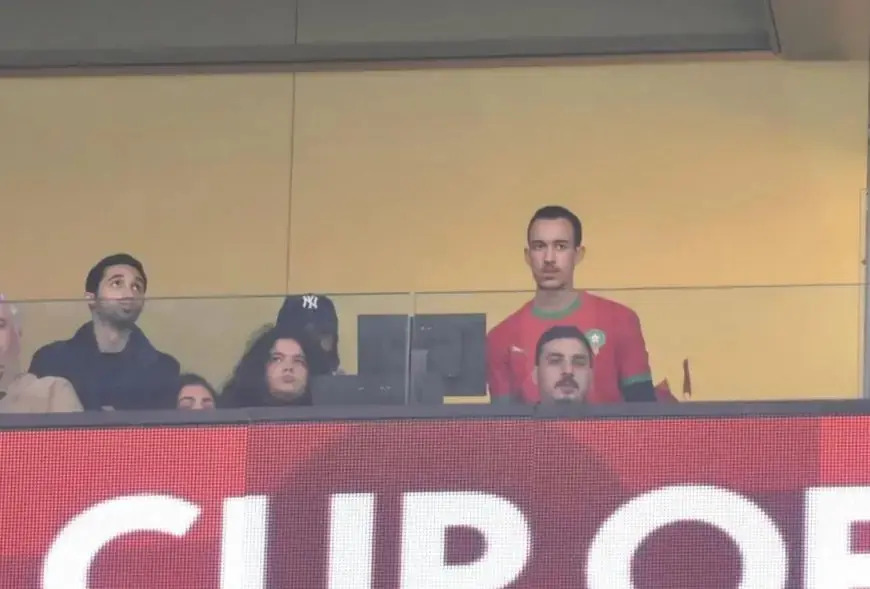 Moulay El Hassan, en maillot dans les tribunes : l’autre image forte du Maroc–Nigeria