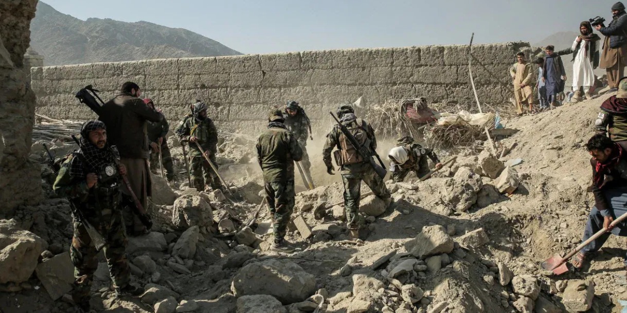 Escalade militaire entre Taliban et Pakistan : Kaboul riposte après les frappes aériennes d&rsquo;Islamabad