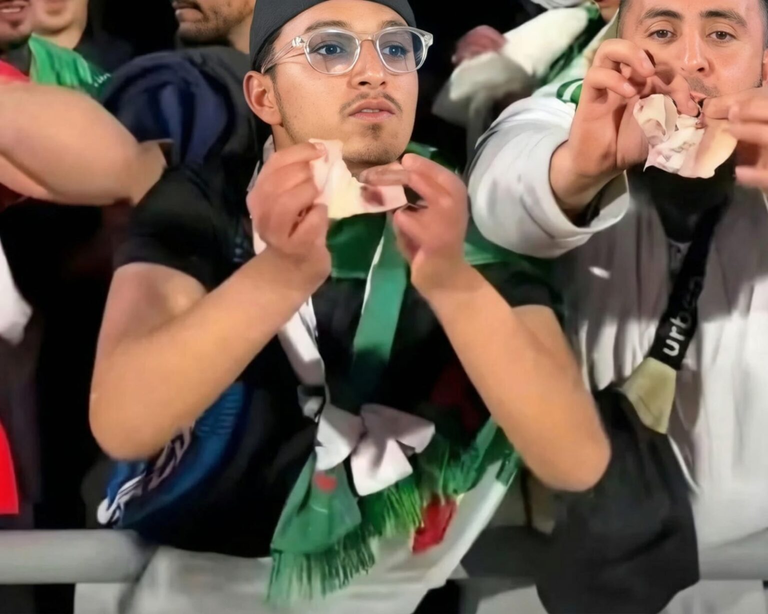 Billets déchirés et insultes à Marrakech : les peines de deux Algériens allégées