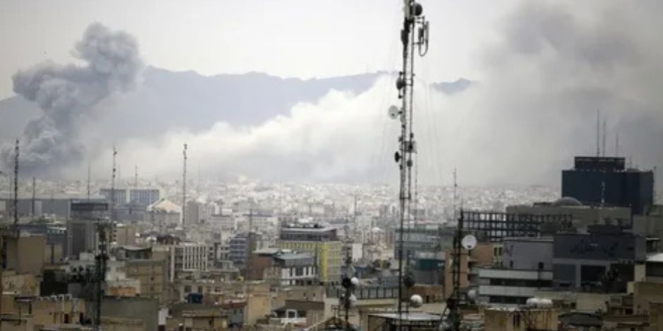 De puissantes explosions secouent Téhéran au 14ème jour de la guerre