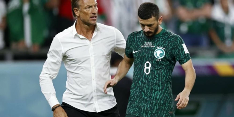 Arabie saoudite : Hervé Renard confirmé jusqu’en 2026, Regragui déjà en ligne de mire