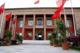 Parlement: une session ultime sur fond de course