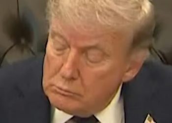 Vidéo : Trump s’endort (encore une fois) en pleine conférence