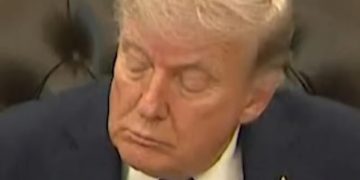 Vidéo : Trump s’endort (encore une fois) en pleine conférence