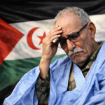 Brahim Ghali devant le drapeau du Polisario