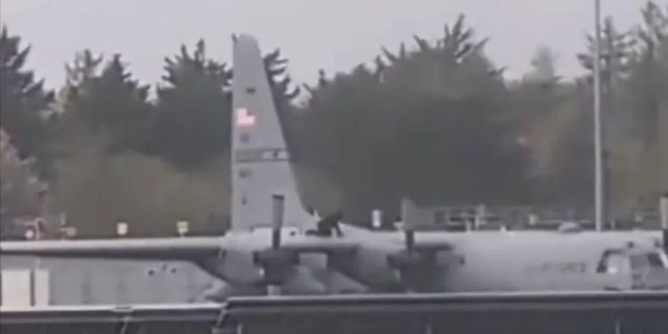 Irlande : un homme endommage un avion militaire américain à l&rsquo;aéroport