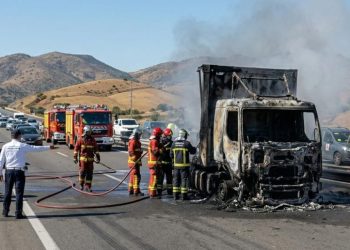 Un incendie détruit un camion sur l’autoroute Marrakech-Agadir et paralyse la circulation