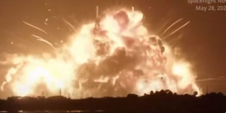 Vidéo: La fusée New Glenn de Blue Origin explose sur son pas de tir en Floride