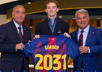 Officiel : Barcelone s’attache les services d’Anthony Gordon jusqu’en 2031