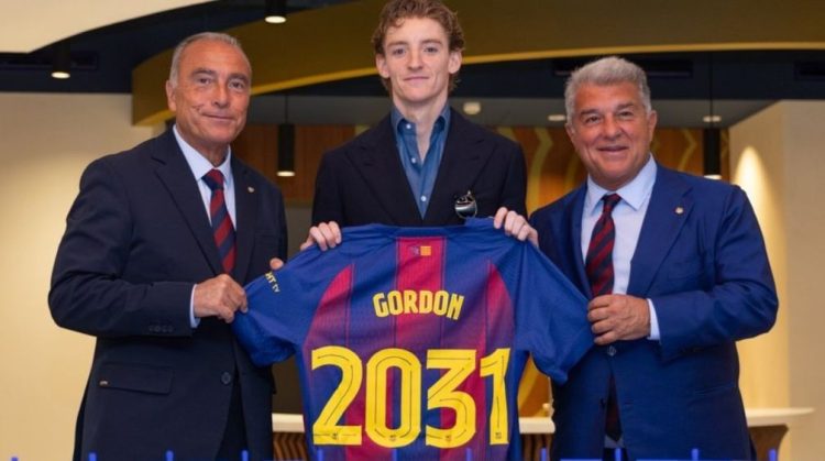 Officiel : Barcelone s'attache les services d'Anthony Gordon jusqu'en 2031 - 1