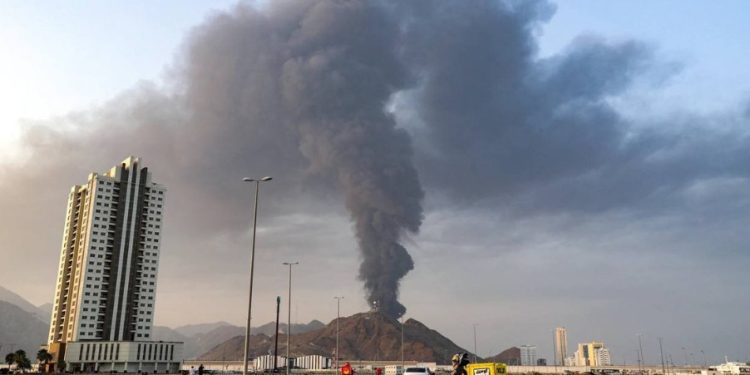 Missiles, drones et pétrolier attaqué : l&rsquo;Iran intensifie ses frappes contre les Émirats arabes unis