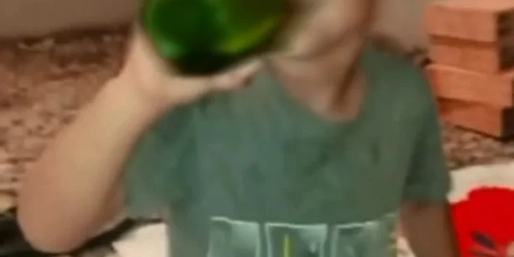 L’affaire de l’enfant filmé buvant de l’alcool prend une nouvelle tournure