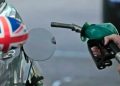 Londres assouplit ses sanctions sur le pétrole russe face à la flambée des prix du carburant