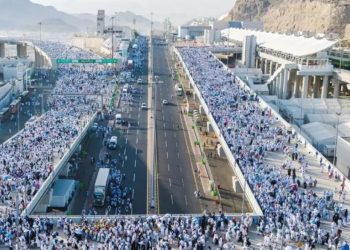 Les pèlerins convergent vers Mina pour le début officiel des rites du Hajj